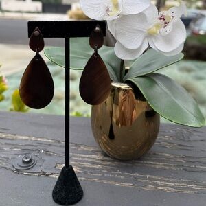 Brown buffaloe horn lacquer earrings